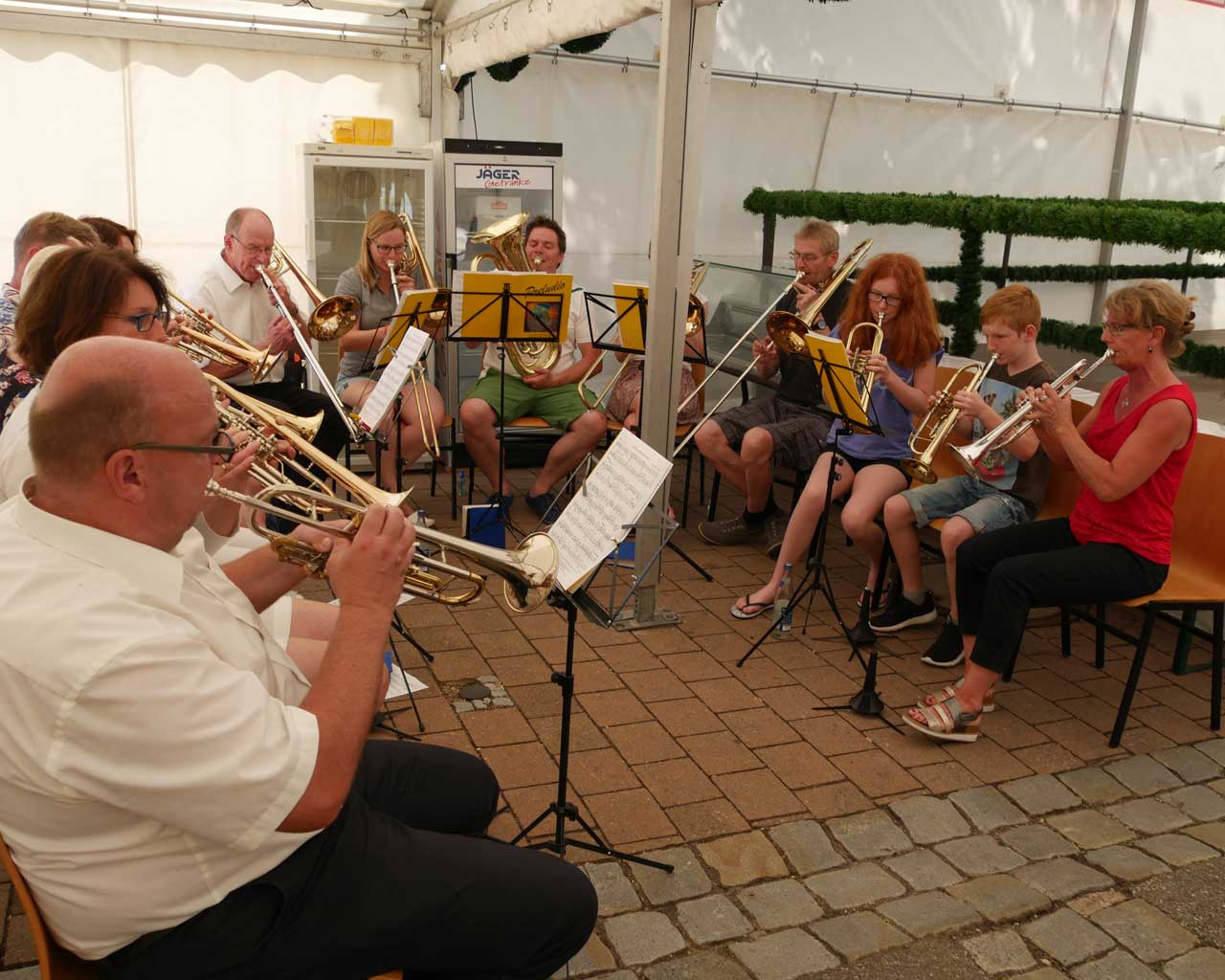 Samstag, 23. Juni - Sommerfest rund um den Vierjahreszeitenbrunnen - Bild: Stadt Gunzenhausen